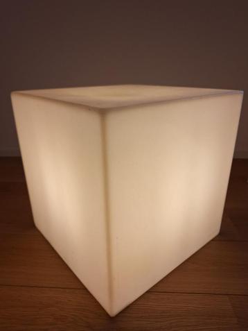 Cube Lumineux étanche  beschikbaar voor biedingen