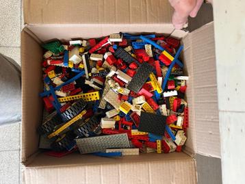 Doos oude lego beschikbaar voor biedingen