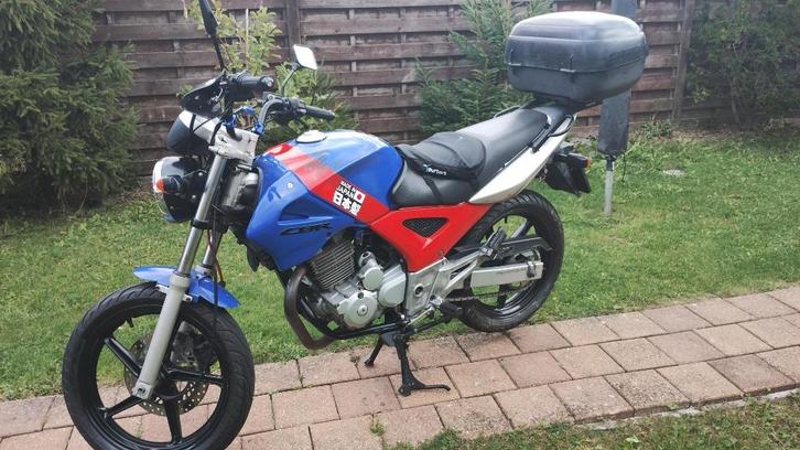 Honda moto cbf 250, Motoren, Motoren | Honda, Particulier, Naked bike, 12 t/m 35 kW, 1 cilinder, Minimaal motorrijbewijs A2, Ophalen