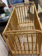 Lit de bébé, Enlèvement