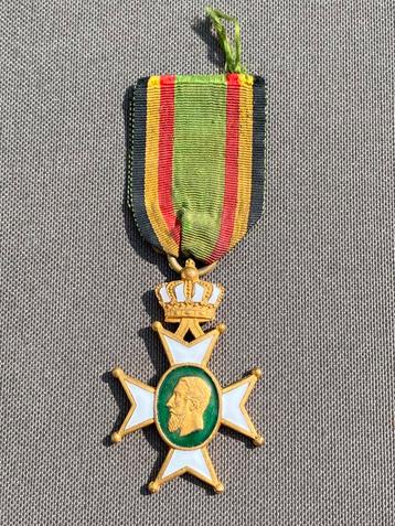 Medaille X beschikbaar voor biedingen
