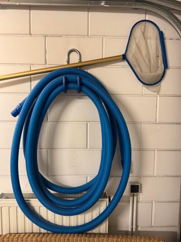 Ca. 10 meter slang voor zwembadstofzuiger beschikbaar voor biedingen