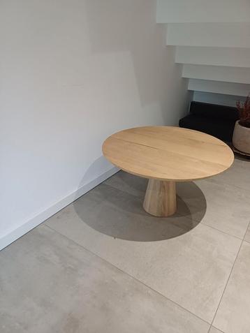 Rond massief eiken salontafel  beschikbaar voor biedingen