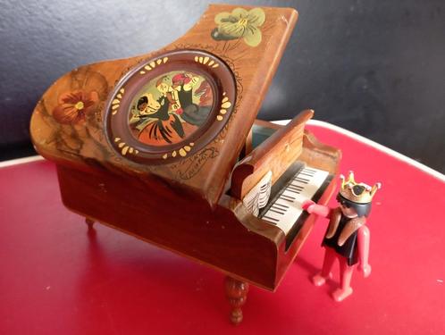 527) houten piano ( muziekdoos  juwelenkistje ), Antiquités & Art, Curiosités & Brocante, Enlèvement ou Envoi