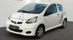Toyota Aygo 1.0 - Keuring/ Carpass - Garantie, Auto's, Voorwielaandrijving, Stof, 50 kW, Zwart