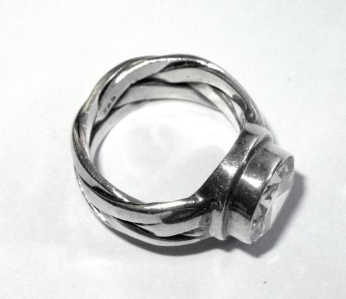 Zilveren 925 gevlochten ring met bergkristal, maat ca 17,0., Handtassen en Accessoires, Ringen, Zilver, Met edelsteen, Ophalen of Verzenden