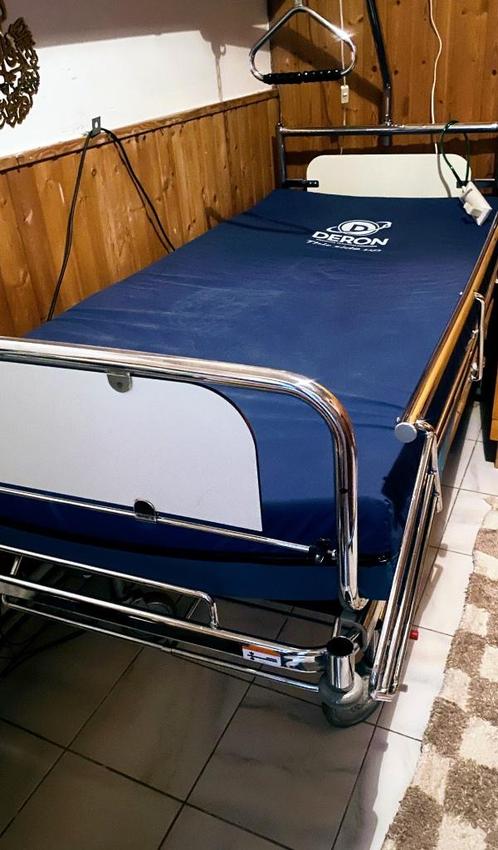 Ziekenhuisbed/verzorgingsbed elektrisch, Diversen, Verpleegmiddelen, Zo goed als nieuw, Ophalen