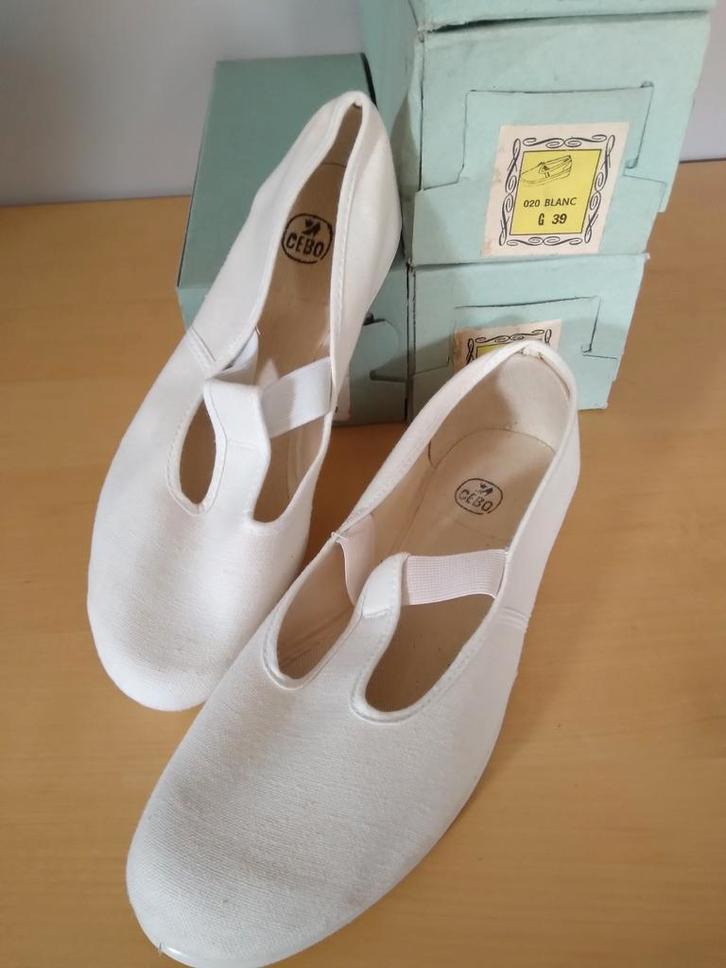 Turnpantoffels Cebo wit, nieuw in doos, maat 37 en 39, Sports & Fitness, Gymnastique, Neuf, Chaussons de gymnastique, Taille 36 à 42