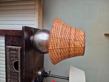Lamp te koop beschikbaar voor biedingen
