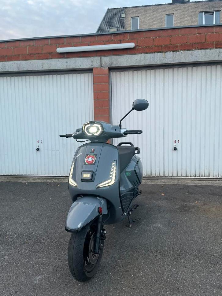 Gts Palermo 2023 a klasse, Vélos & Vélomoteurs, Vélomoteurs & Scooters bridés, Comme neuf, Autres marques, Essence, Enlèvement