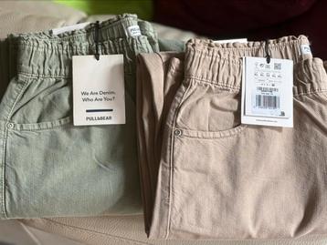 2 nieuwe broeken van Pull & Bear (XL). beschikbaar voor biedingen