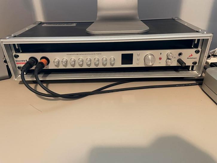 26 input, 32 output audio interface, TV, Hi-fi & Vidéo, Appareils professionnels, Comme neuf, Audio, Enlèvement