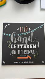 Hanneke Bos - Leer handletteren met hemelsblauw, Ophalen of Verzenden, Nieuw, Hanneke Bos; Annemarij Vlaam