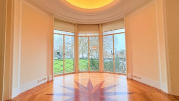 Commerce à louer à Ixelles, 4 chambres beschikbaar voor biedingen