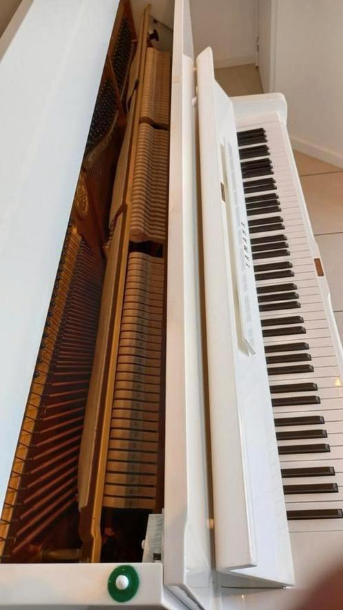 Piano droit Yamaha U1, Musique & Instruments, Pianos, Comme neuf, Piano, Blanc, Brillant, Enlèvement