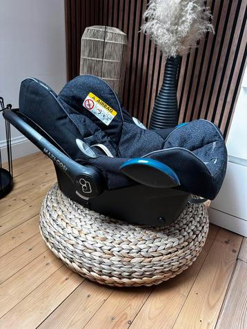 Maxi-cosy beschikbaar voor biedingen