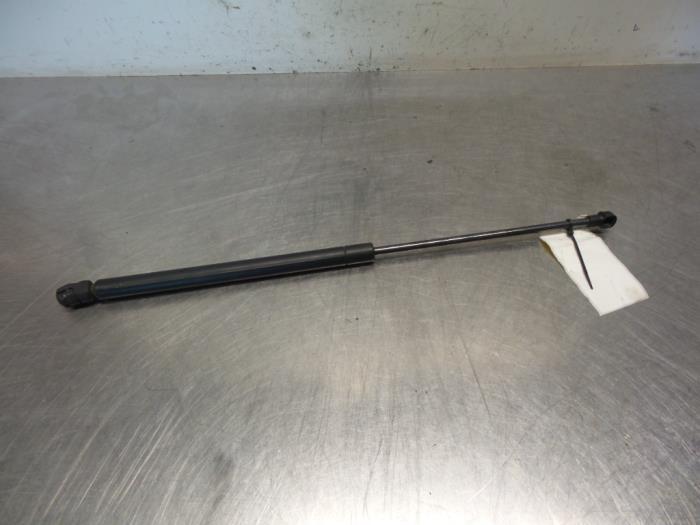 Gasdemper Motorkap rechts van een Audi A3 (A3 96-), Auto-onderdelen, Carrosserie, Audi, Gebruikt, 3 maanden garantie, Ophalen of Verzenden