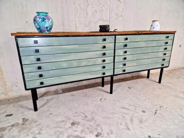 Vintage apothekerskast ladekast  beschikbaar voor biedingen