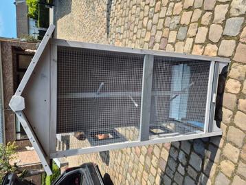 Vogelkooi, volière hout beschikbaar voor biedingen