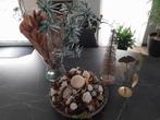 Decoratie glazen vaas en rieten mand met bloemen, Huis en Inrichting, Ophalen, Overige materialen, Mand, Rond