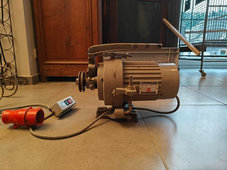 Clutch motor 250W – 4 polen – Matsushita, Doe-het-zelf en Bouw, Motoren, Zo goed als nieuw, Ophalen