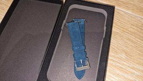 Bracelet alcantara Apple Watch avec boucle, Bijoux, Sacs & Beauté, Montres connectées, Neuf, Bleu, Enlèvement ou Envoi