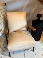 Vintage jaren 1960 fauteuil beige in sky, Huis en Inrichting, Ophalen, Zo goed als nieuw