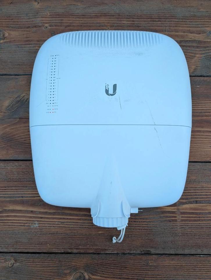 Ubiquiti EdgePoint Switch EP-S16, Computers en Software, Netwerk switches, Zo goed als nieuw, Ophalen of Verzenden