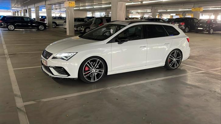 Seat leon cupra st 300 4drive, Auto's, Seat, Particulier, Leon, 4x4, ABS, Achteruitrijcamera, Adaptieve lichten, Adaptive Cruise Control