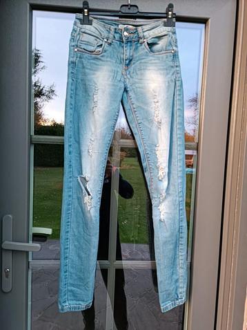 S&D jeans met vervaagde gaten beschikbaar voor biedingen