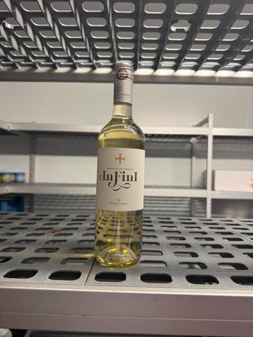 L’infini wit beschikbaar voor biedingen