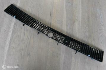 NOS Motorkapventilatierooster hoodscoop Nissan Sunny B11 beschikbaar voor biedingen