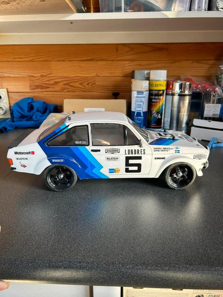 Tamiya Ford Escort MKII op chassis MF-01X, Hobby en Vrije tijd, Modelbouw | Radiografisch | Auto's, Zo goed als nieuw, Auto onroad