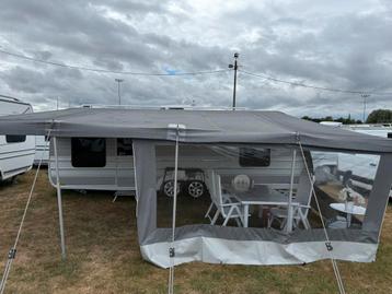 Luifel voor caravans beschikbaar voor biedingen