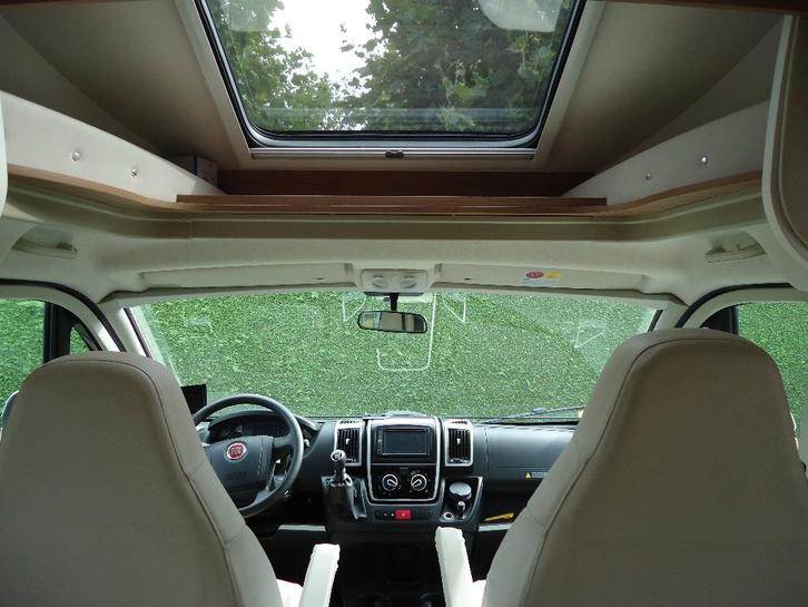 Pilote P746, Caravanes & Camping, Camping-cars, Particulier, jusqu'à 5, Semi-intégral, Pilote, Fiat, Diesel, Boîte manuelle, Siège circulaire