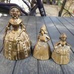 3 cloches pour dames. Cuivre/Bronze. Vieilles, Antiquités & Art, Bronze, Enlèvement ou Envoi