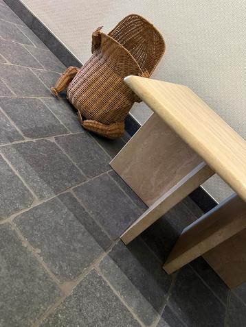 Vintage 80’s Italiaanse travertin salontafel beschikbaar voor biedingen