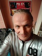 Toffe man zoekt toffe vrouw., Contacten en Berichten