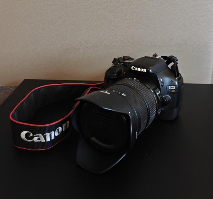 Canon EOS 550D body met Sigma 18-200mm OS + accessoires, Audio, Tv en Foto, Fotocamera's Digitaal, Zo goed als nieuw, Spiegelreflex