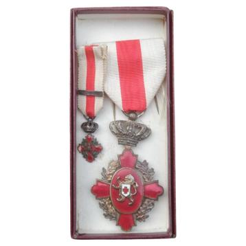 Ereteken van het Rode Kruis 1ste Klasse beschikbaar voor biedingen