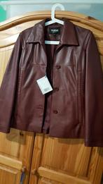 Veste cuir véritable dame  taille 38 neuf pour 50 €, Ophalen, Zo goed als nieuw