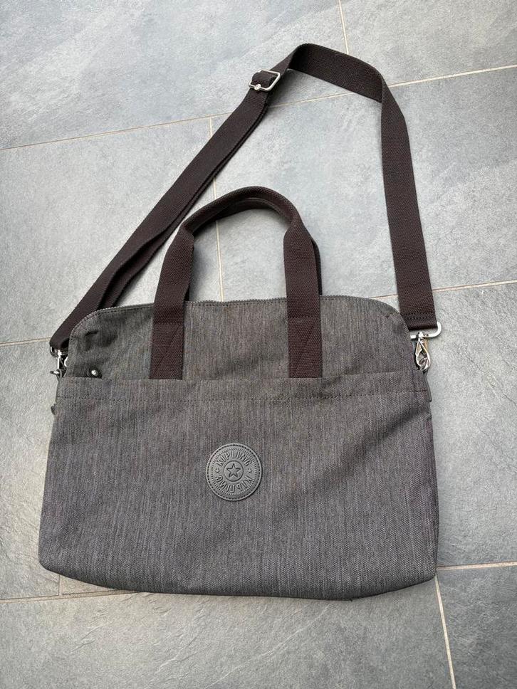 Zo goed als nieuwe laptop tas Kipling, Bijoux, Sacs & Beauté, Sacs | Cartables, Comme neuf, Enlèvement ou Envoi