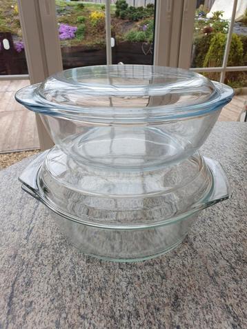 Lot de 2 plats en pyrex, Enlèvement, Comme neuf