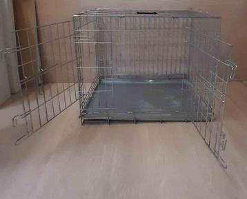Bijna nog nieuwe hondenbenche 76x62x55cm kan opgeplooid beschikbaar voor biedingen