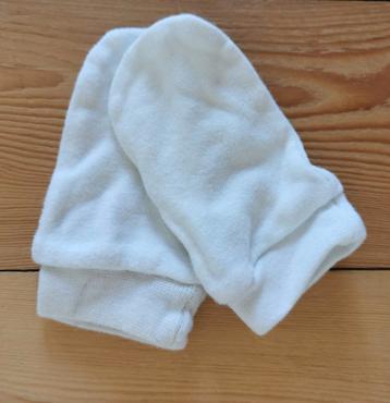 Witte krabwantjes beschikbaar voor biedingen