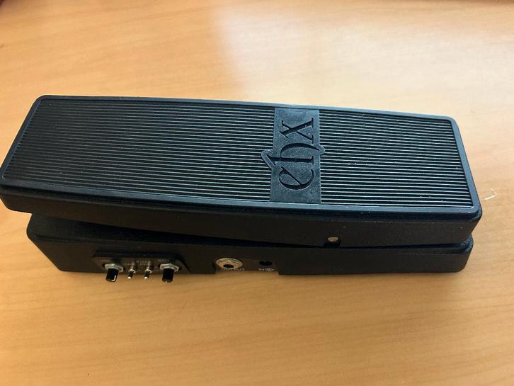 EHX electro-harmonix Cock Fight PLUS, Musique & Instruments, Effets, Comme neuf, Distortion, Overdrive ou Fuzz, Wah Wah, Enlèvement ou Envoi