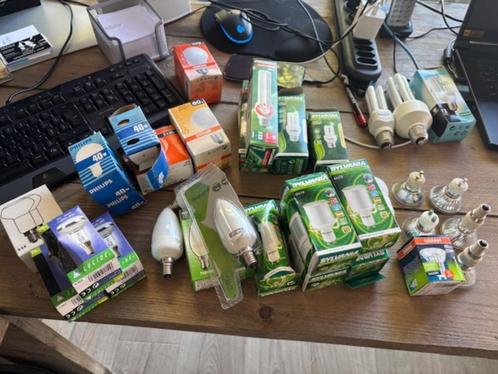 Set Lampen - E27 - E14 - GU10  Gloei Spaar en halogeen lampe, Doe-het-zelf en Bouw, Elektriciteit en Kabels, Nieuw, Ophalen