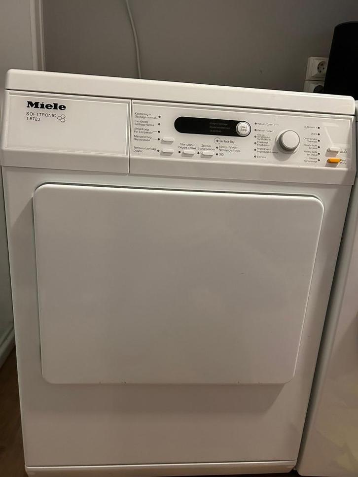 Miele Softtronic T8723 - met buitenslang weg wegens verhuis, Elektronische apparatuur, Droogkasten, Zo goed als nieuw, Luchtafvoer