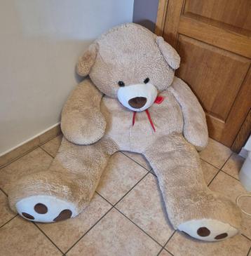 Géante peluche ours 1M75 beschikbaar voor biedingen