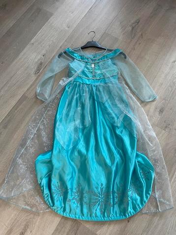 Elsa kleed van Frozen uit Disneyland Parijs